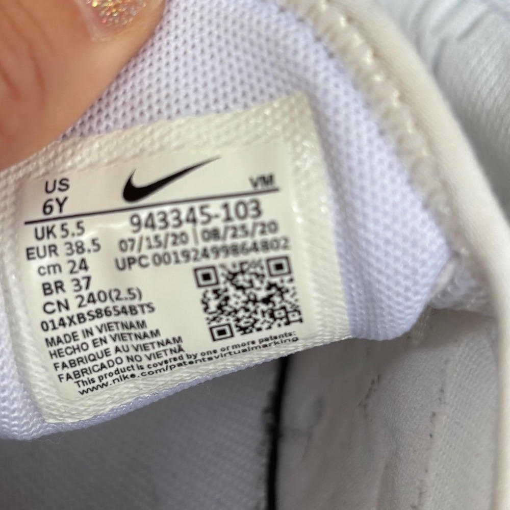 Nike Air Max 270 Triple White Mesh Lifestyle Sneakers 943345-103 Womens 7.5 / 6Y - Picture 9 of 10